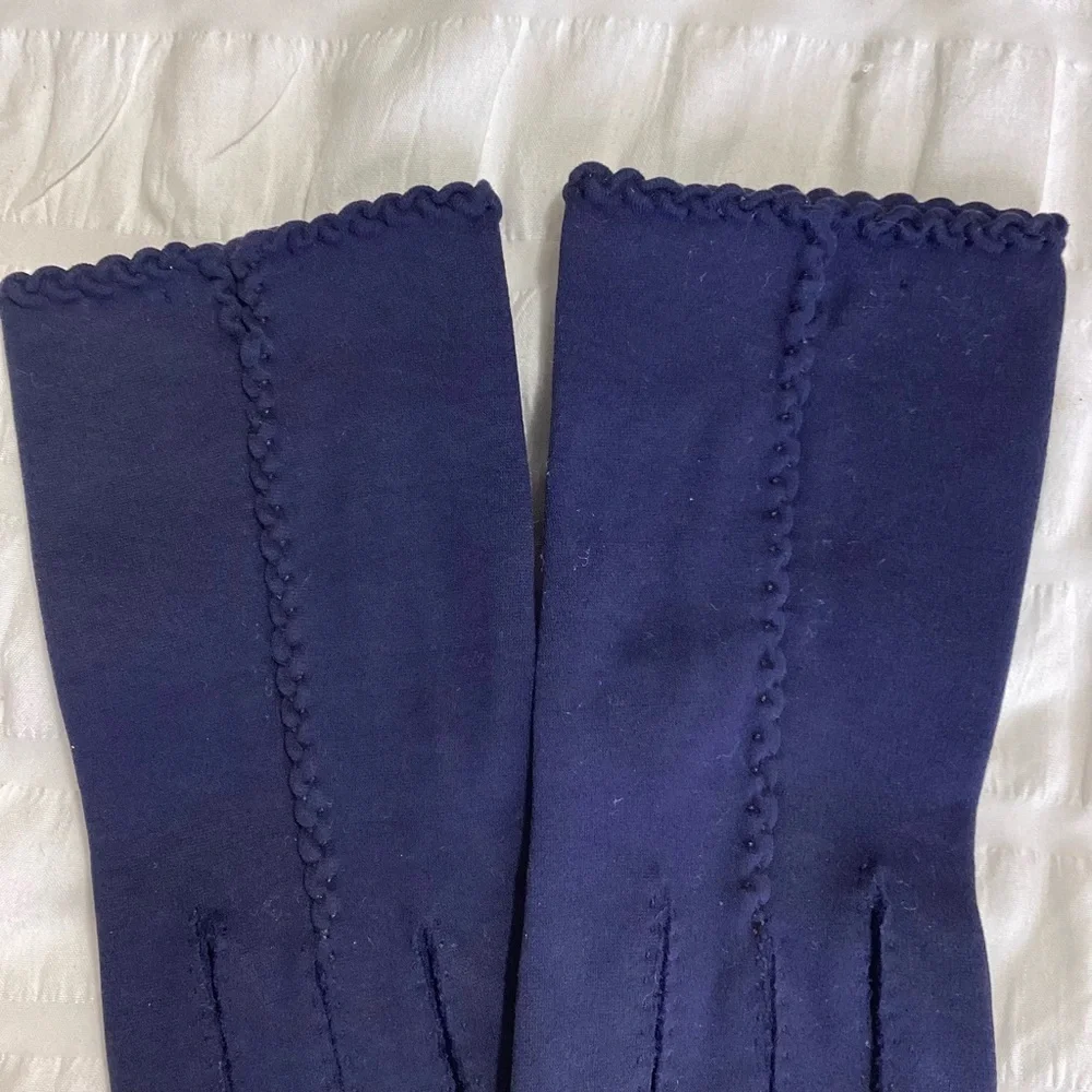 Womens Vtg Set Of Gloves Small Eyelet Cutout Leather & French Knot Fabric